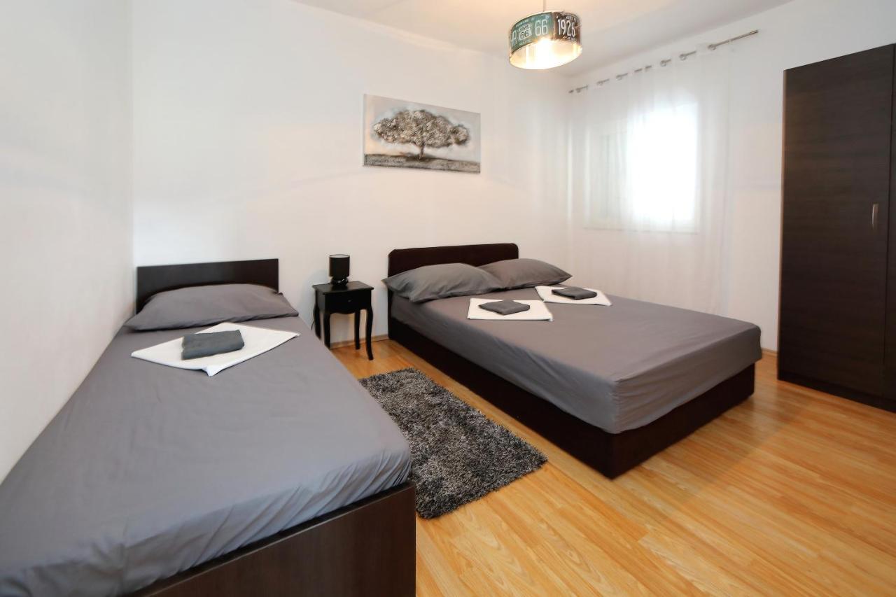 Apartments Neli Бибине Екстериор снимка