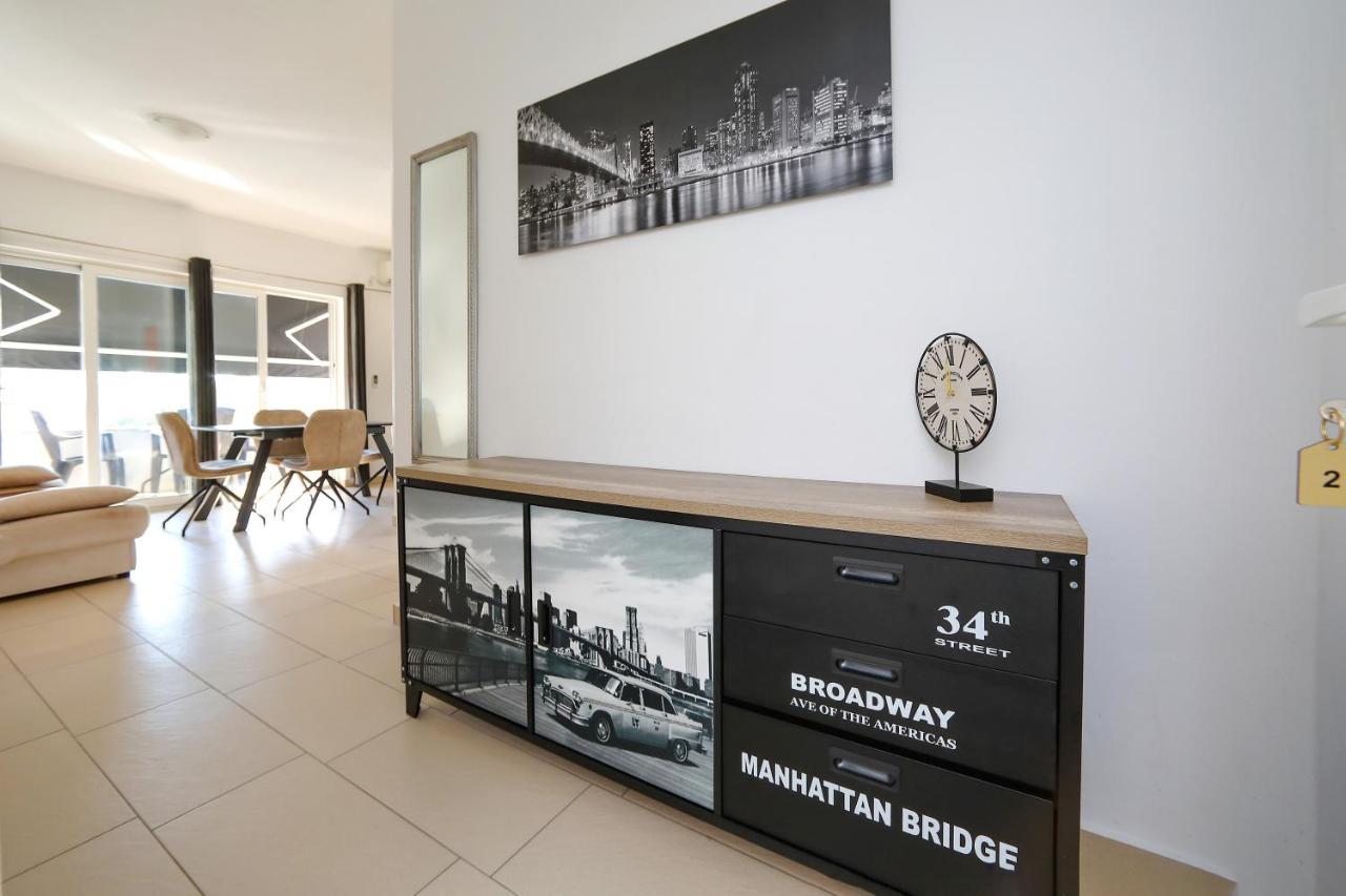 Apartments Neli Бибине Екстериор снимка