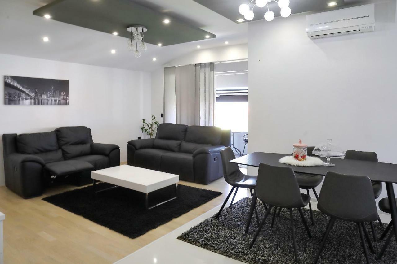 Apartments Neli Бибине Екстериор снимка