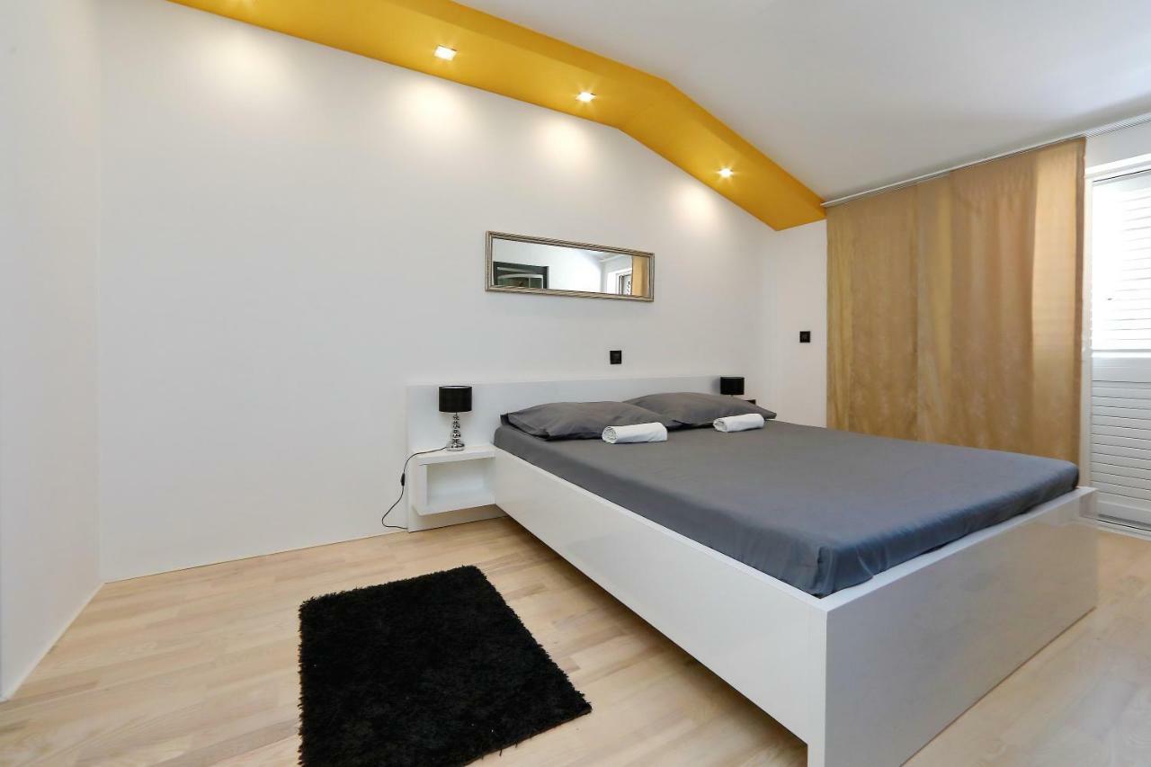 Apartments Neli Бибине Екстериор снимка