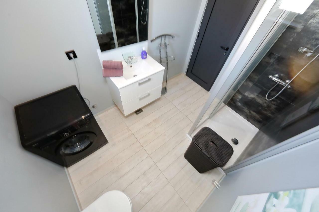 Apartments Neli Бибине Екстериор снимка