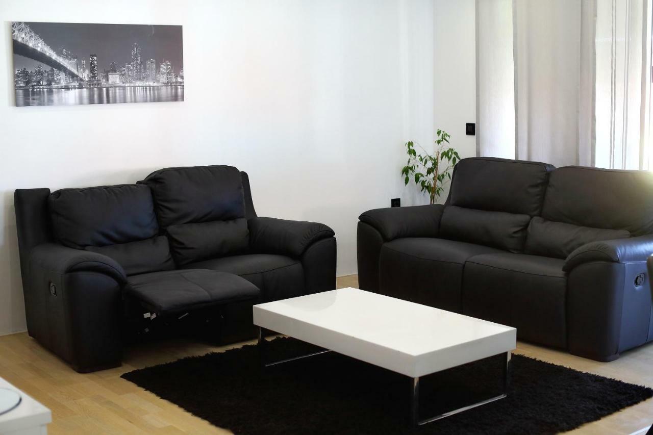 Apartments Neli Бибине Екстериор снимка