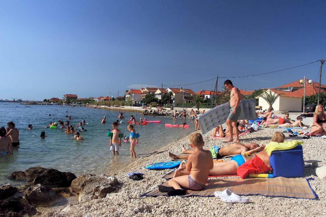 Apartments Neli Бибине Екстериор снимка