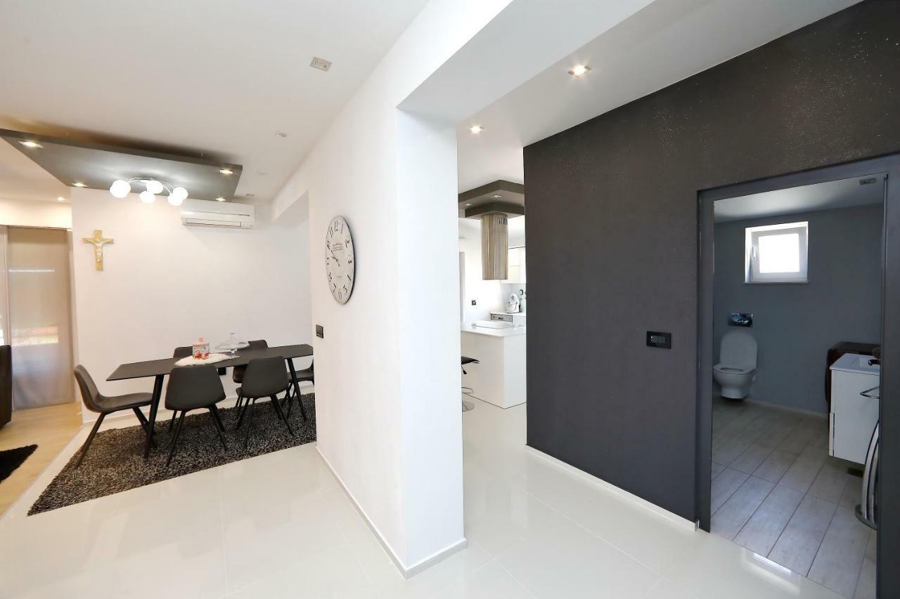 Apartments Neli Бибине Екстериор снимка