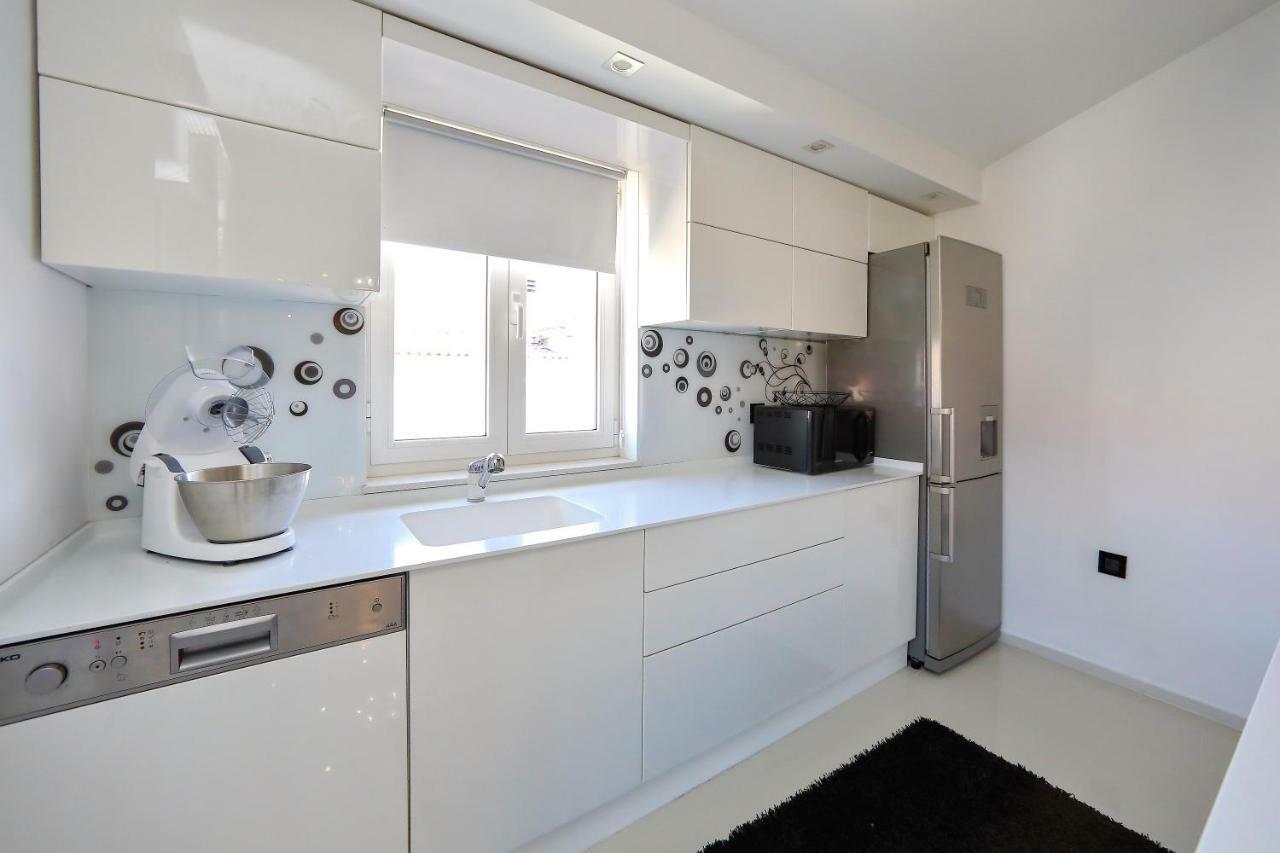 Apartments Neli Бибине Екстериор снимка
